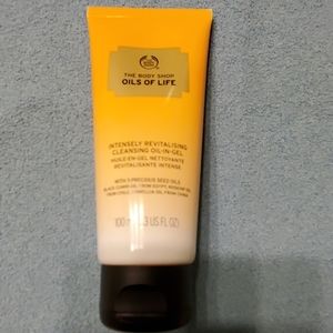 The Body Shop Oils of Life Cleansing Oil-In-Gel